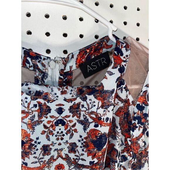 ASTR Dress  - Picture 3 of 4